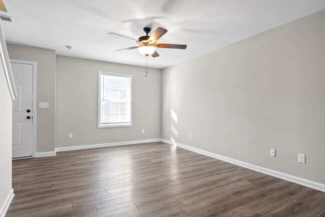 Building Photo - 296 Smithson Ln