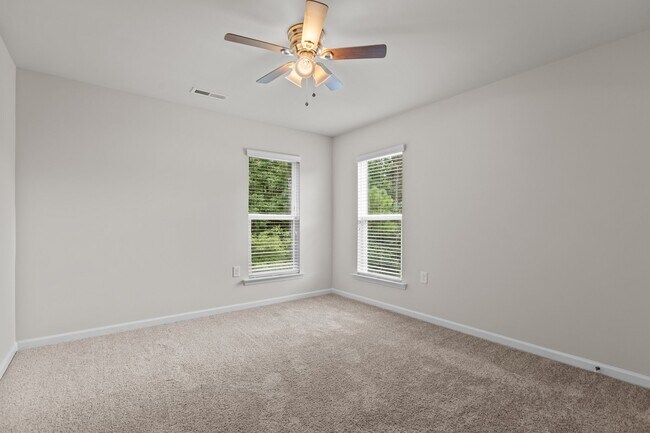 Building Photo - 1211 Nightshade Dr