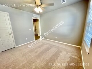 Building Photo - 6508 SE 87th St
