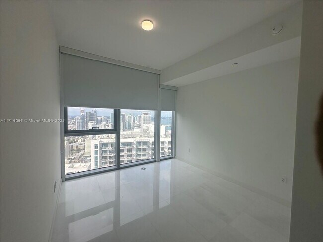 Building Photo - 300 Biscayne Blvd Way