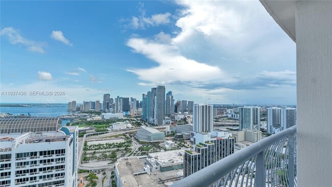 Building Photo - 1750 N Bayshore Dr