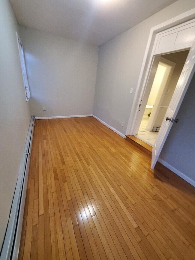 Building Photo - 41 Harmon St