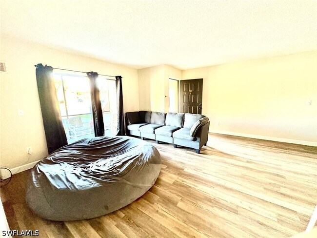 Building Photo - 5315 Summerlin Rd