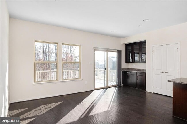 Building Photo - 7627 Hamilton Xing