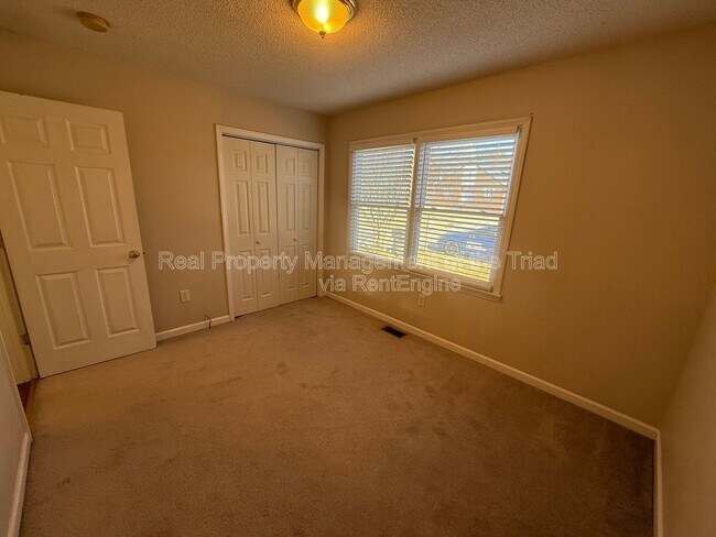 Building Photo - 1921 Bradford St