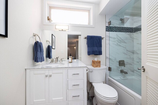 Building Photo - 376 San Antonio Ave