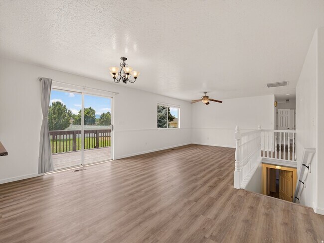 Building Photo - 949 W 1800 N