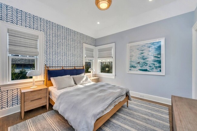 Building Photo - 21 Barn Ln