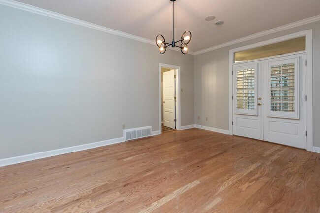 Building Photo - 1060 Island Dr
