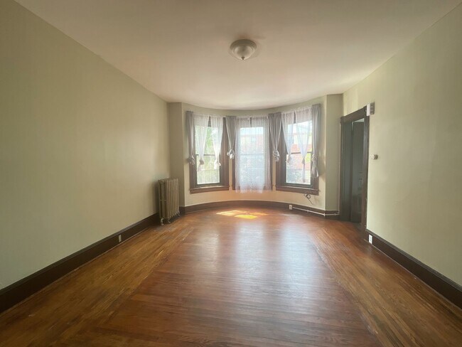 Building Photo - 1349 Washington St