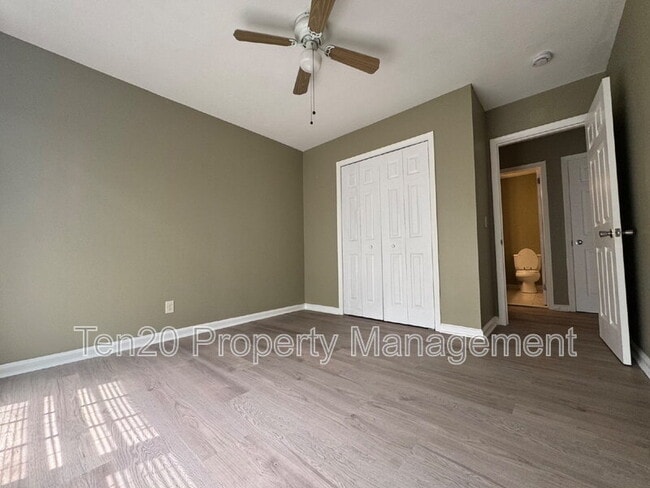 Building Photo - 5953 Windsor Dr