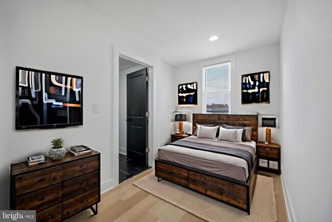 Building Photo - 1911 W Hunting Park Ave