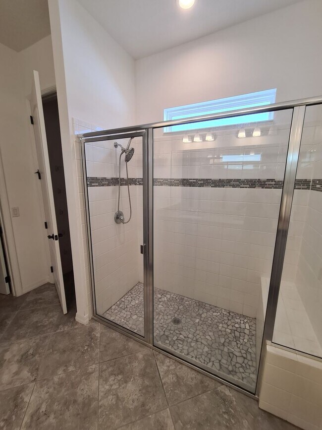 Building Photo - Beautiful and meticulously kept 3-bed 2 bath home located in the exclusive, Preserve at Turtle Cr...