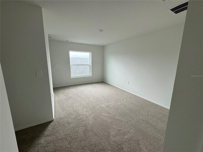Building Photo - 13133 Oak Hill Way