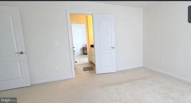 Building Photo - 24800 Beardgrass Pl