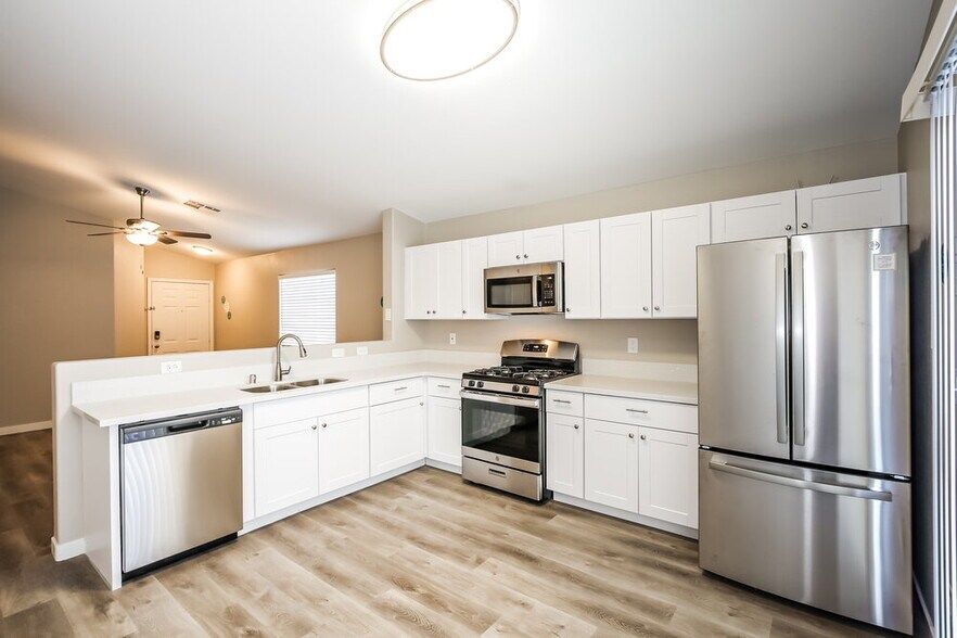 Building Photo - 5532 Eagle Claw Ave