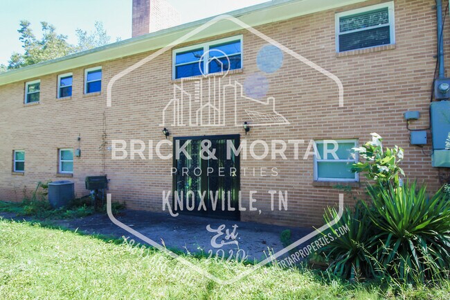 Building Photo - 3201 Brooks Ave