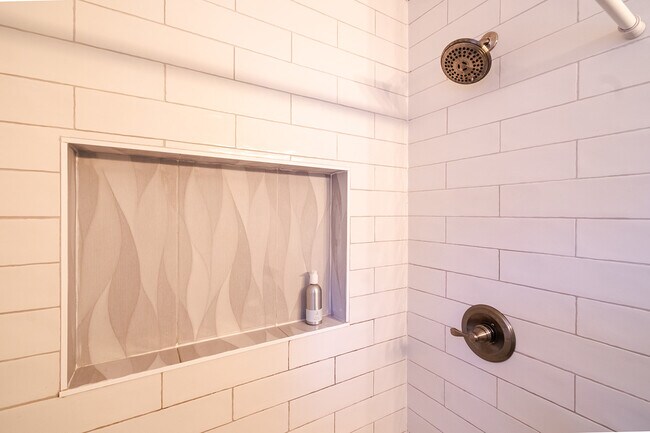 Building Photo - 137 Deep Creek Rd