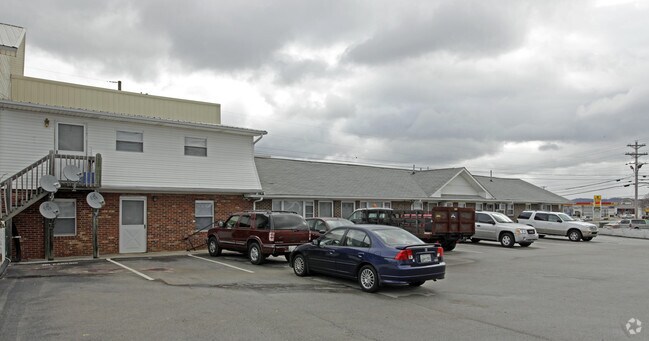 Building Photo - 618 Collinson Ford Rd