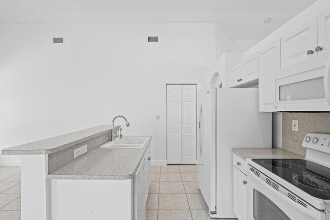 Building Photo - 11255 NW 53rd Ln