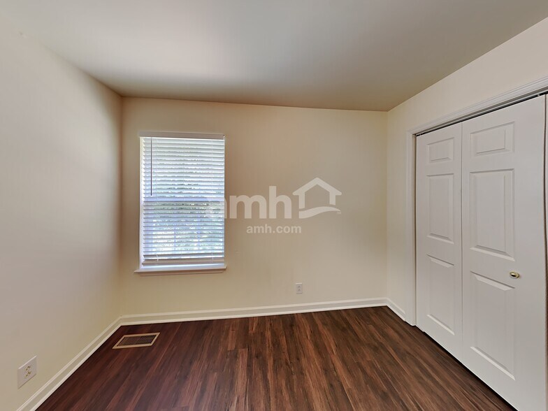 Building Photo - 605 Daniel Ct