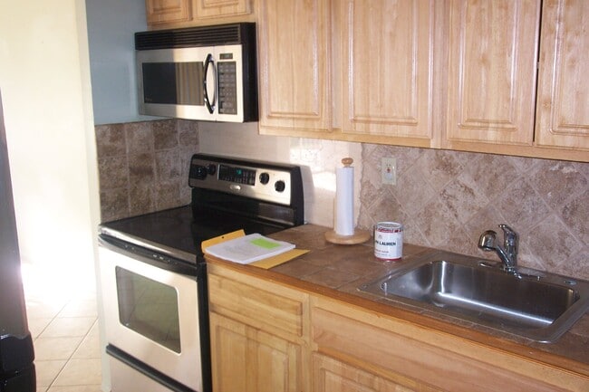 Stainless Steel Appliances - 424 Carpenter Avenue
