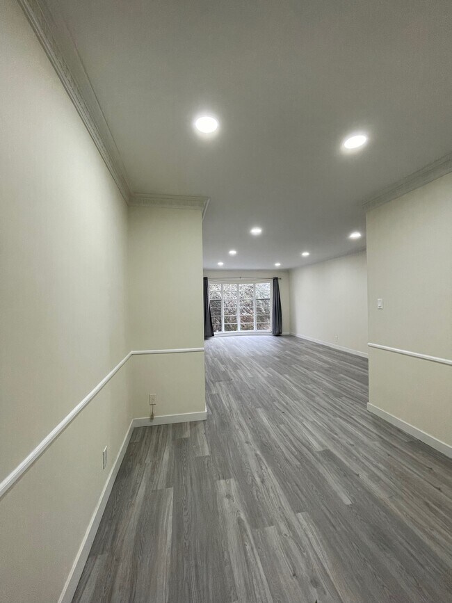 Primary Photo - 3905 W 4th St