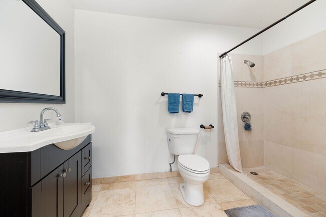 Building Photo - Great opportunity to rent this beautiful c...