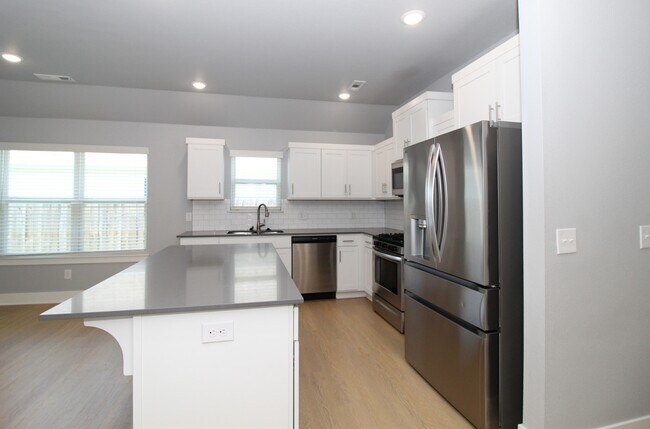 Building Photo - 427 Wagon Wheel Ave