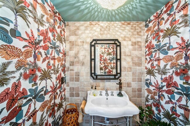 Building Photo - 6645 SW 73rd Ct