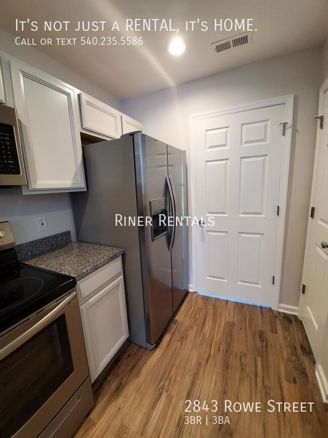 Building Photo - 2843 Rowe St