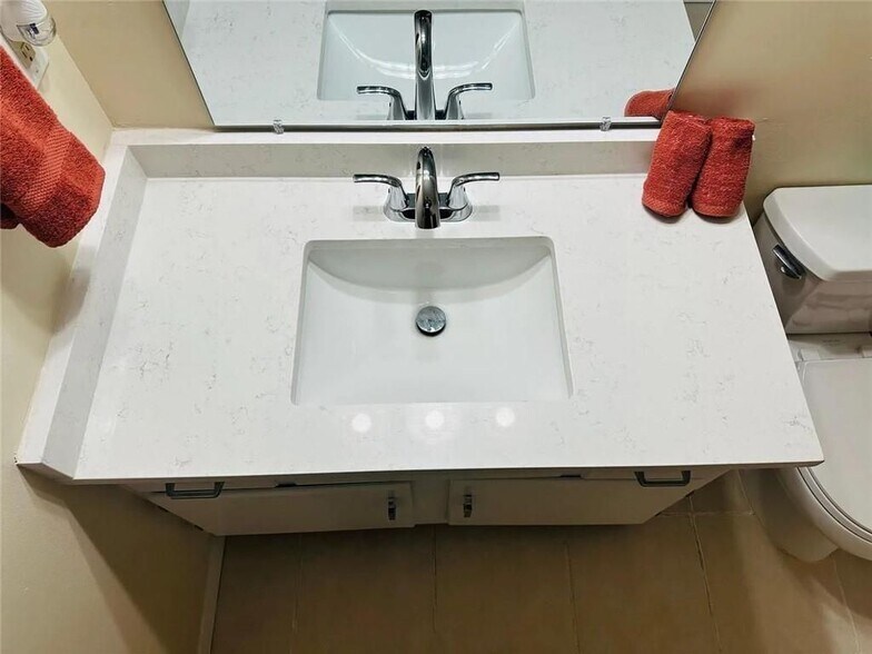 Building Photo - 3932 Cedar