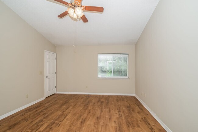 Building Photo - 11350 Weeden Island Way