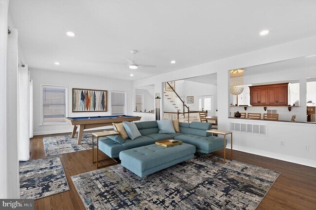 Building Photo - 739 N Massachusetts Ave