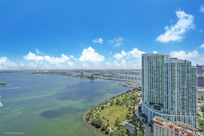 Primary Photo - 2020 N Bayshore Dr