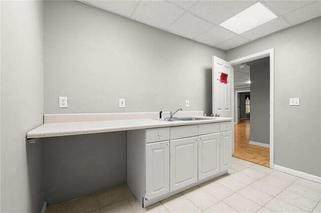 Building Photo - 1440 Grovehurst Dr