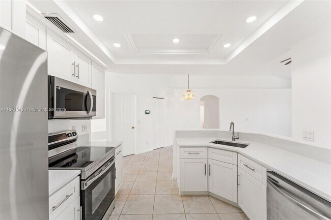 Building Photo - 4657 SW Leeward St