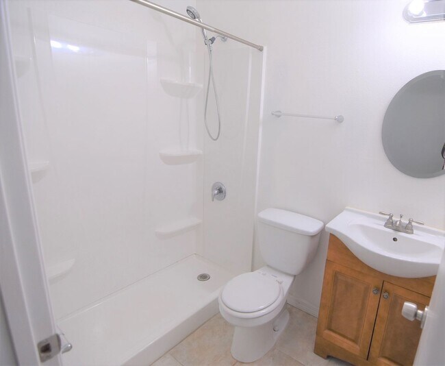 Building Photo - 2 Bed/2 Bath condo in Lancelot at Winter P...