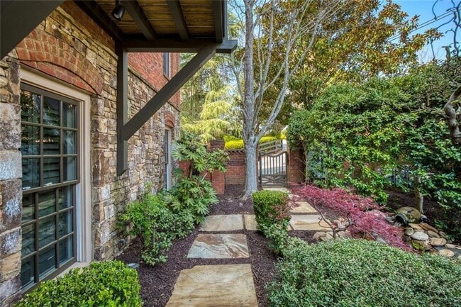 Building Photo - 100 Founders Mill Ct
