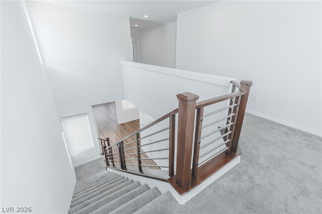 Building Photo - 638 Great River Ave