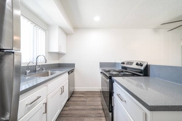 Building Photo - 320 Smilax Rd