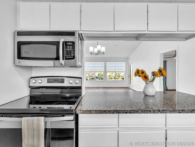 Building Photo - 6284 La Costa Dr