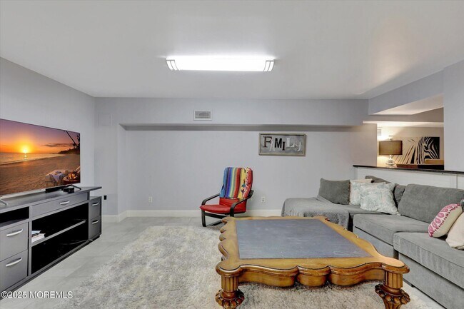 Building Photo - 13 Valley Forge Rd