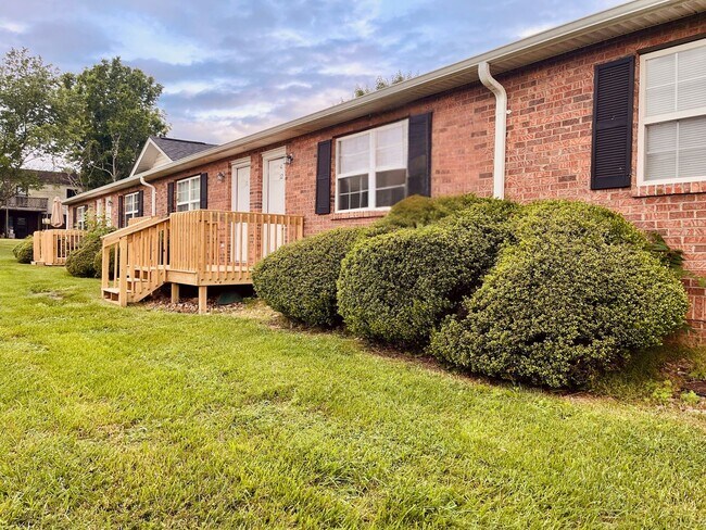 Building Photo - 1 Bedroom / 1.5 Bath with Garage in Gray, TN!