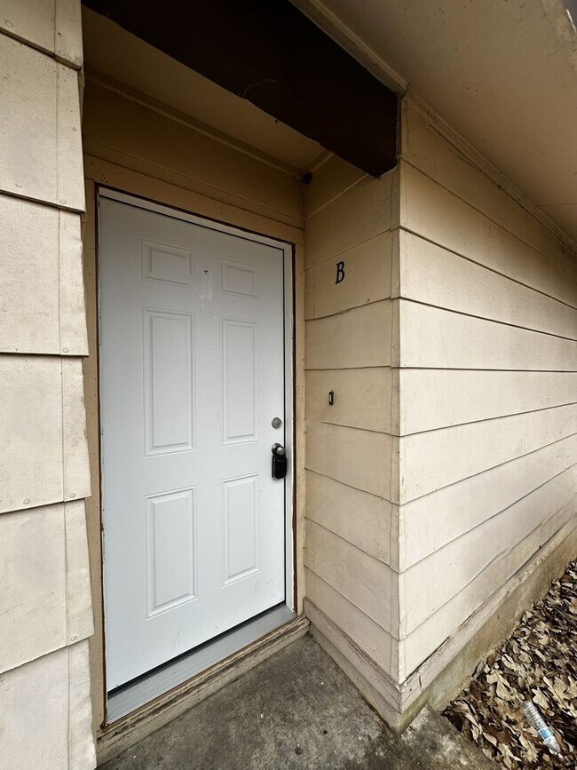 Building Photo - Quattro Investment Group LLC1 (5802 Emerald Forest Dr)