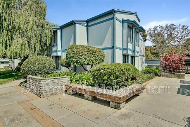 Building Photo - 1925 46th Ave