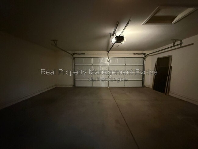 Building Photo - 1021 W Park Ave