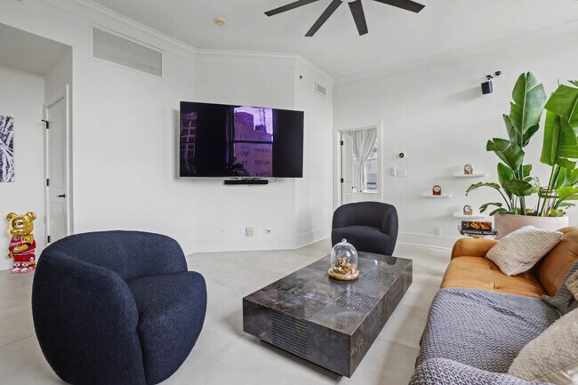 Building Photo - Downtown Atlanta Luxury Condo