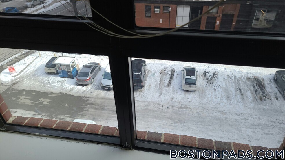 Building Photo - 81 Essex St