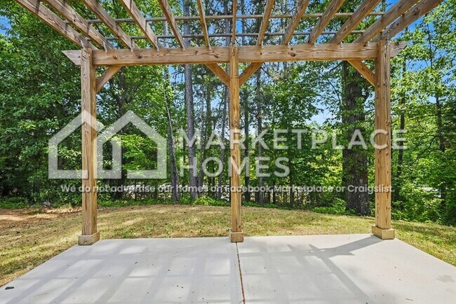 Building Photo - 173 Russell Way